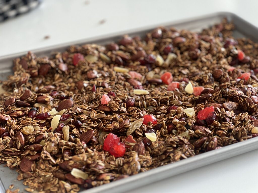 HOMEMADE GRANOLA