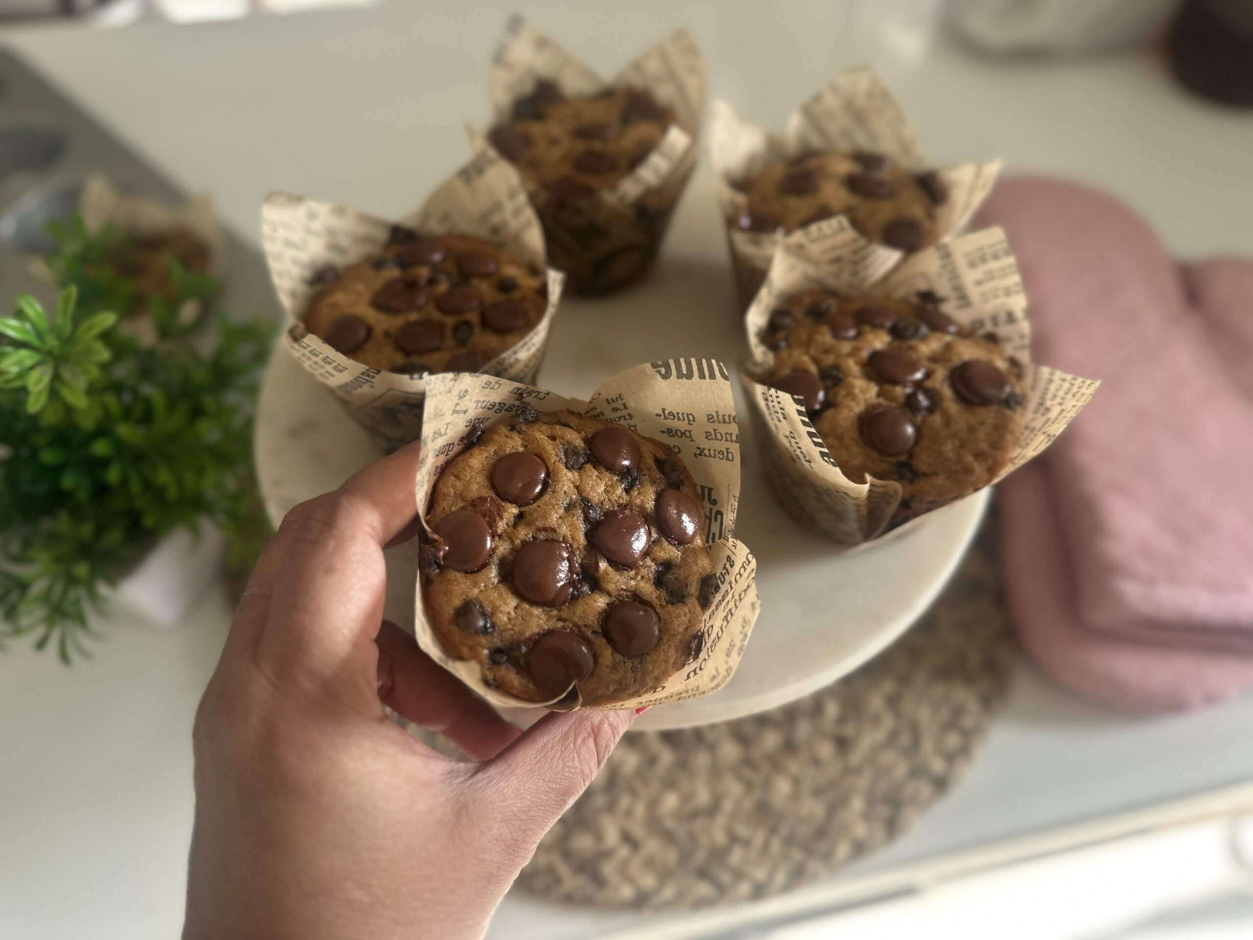 eggless chocolate chip banana muffins recipe by deepali ohri